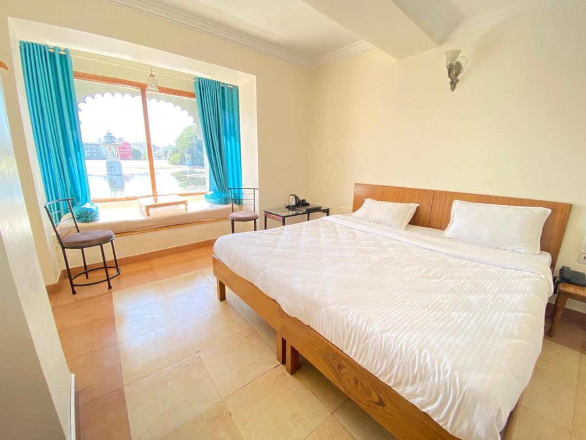 Natural Lake View Hotel อุเดเปอร์ ภายนอก รูปภาพ