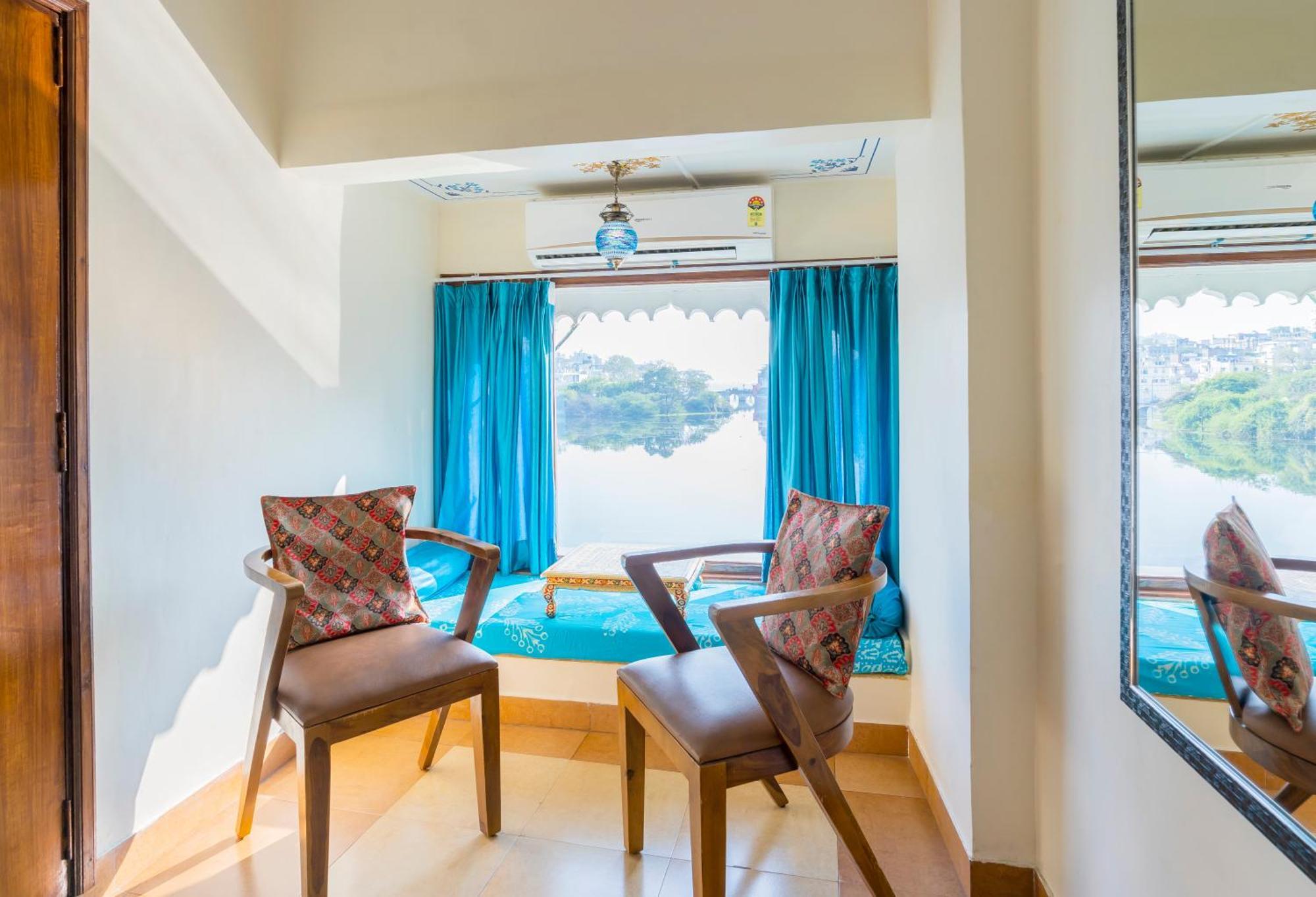 Natural Lake View Hotel อุเดเปอร์ ภายนอก รูปภาพ
